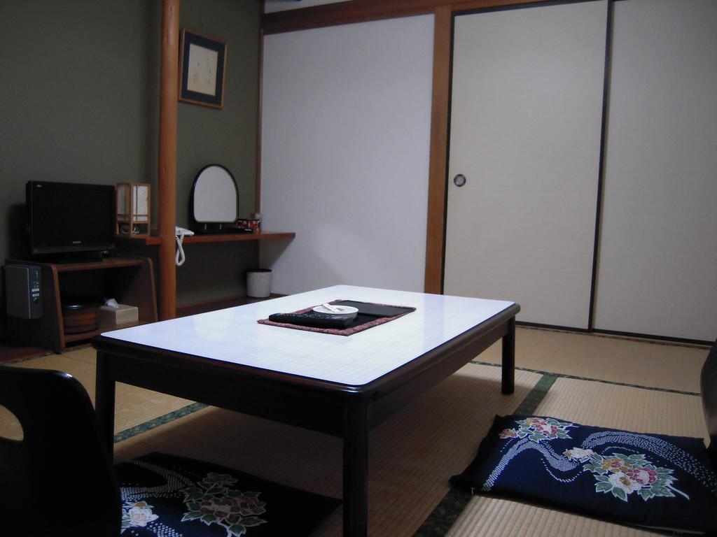 Ryokan Marue Honkan Hitoyoshi Exterior photo